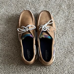 Brand-new never worn womens sperrys 8.5M